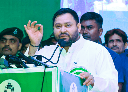 नीतीश ने 'गोडसेवादी' को सत्ता सौंपकर भीमराव अंबेडकर की आत्मा और विचार को आहत किया: तेजस्वी यादव