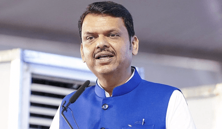 महाराष्ट्र: सीएम फडणवीस ने ईंधन पर उत्पाद शुल्क में कटौती के लिए केंद्र की सराहना की