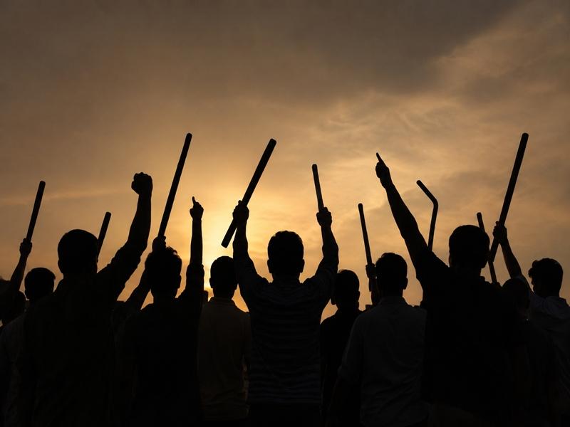 मध्य प्रदेश : अतिक्रमण को लेकर विरोध-प्रदर्शन ने लिया हिंसक रूप, हमले में एसएचओ घायल