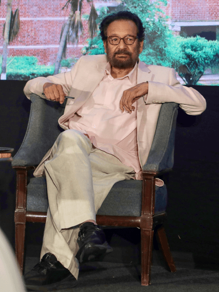 'जैसे सांसें थम गई हों...' मुंबई आर्ट शो में राजा रवि वर्मा की पेंटिंग्स देख मंत्रमुग्ध हुए शेखर कपूर