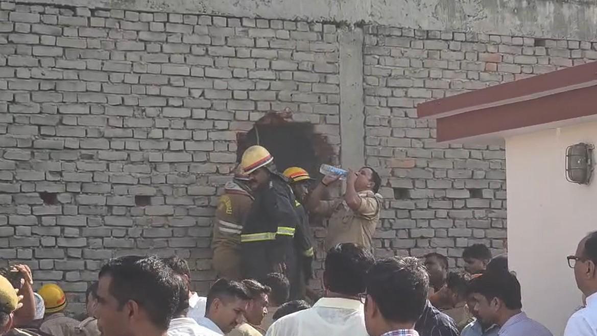 लखनऊ के कोचिंग सेंटर में आग लगने से तीन की मौत, सीएम योगी ने तेजी से बचाव अभियान चलाने का दिया आदेश