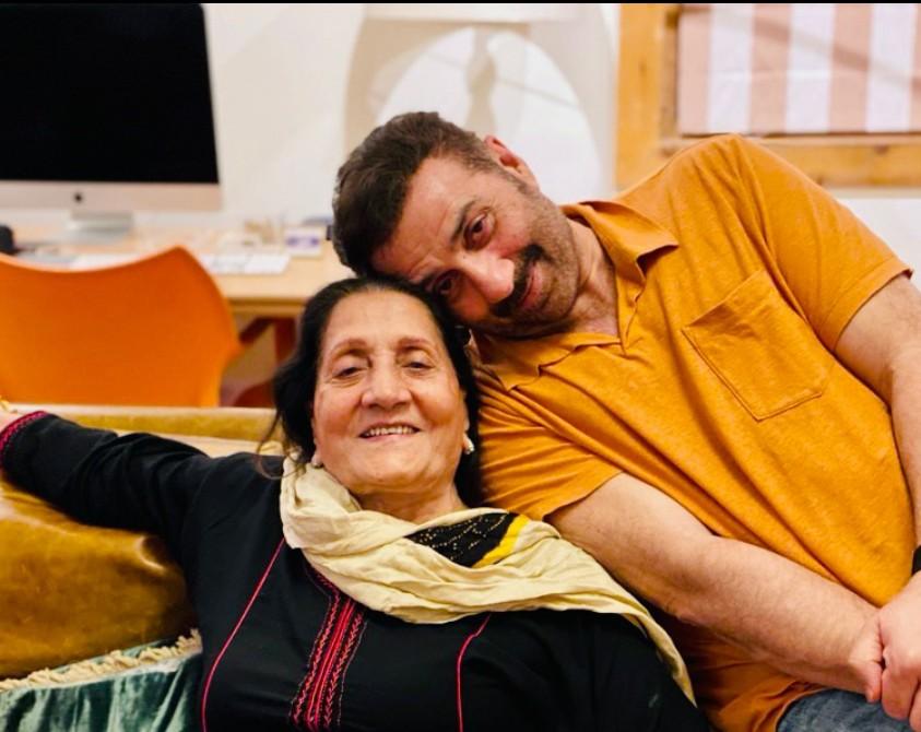 'बिना कट के मिला सेंसर बोर्ड से ए सर्टिफिकेट', सनी देओल ने मां प्रकाश कौर को समर्पित की 'बटवारा 1947'