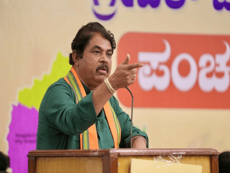 ममता बनर्जी ने इस्तीफा देने से इनकार कर संविधान का अपमान किया: आर अशोका