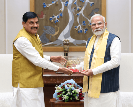 पीएम मोदी से मिले सीएम मोहन यादव, जल संरक्षण अभियान में शामिल होने का दिया निमंत्रण