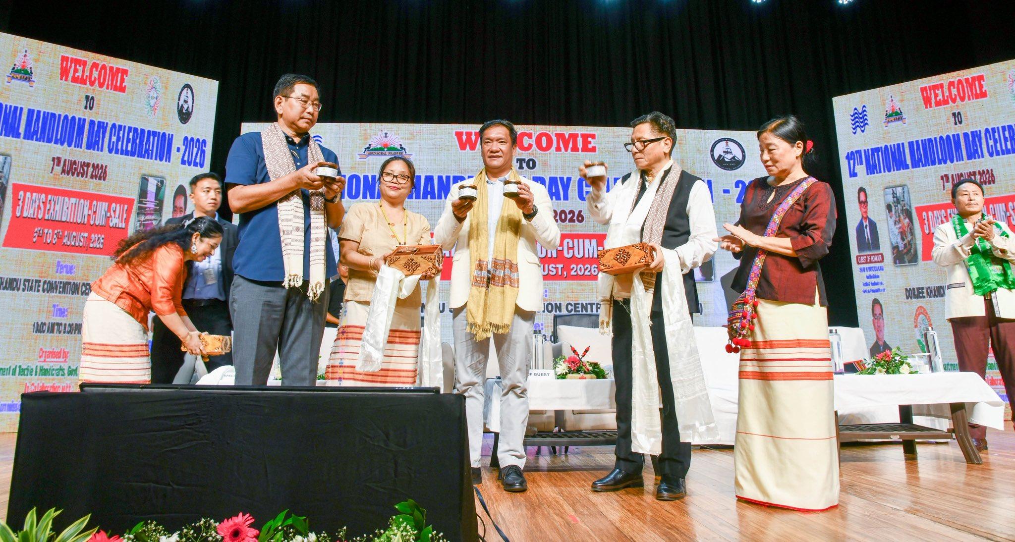 अरुणाचल प्रदेश के मुख्यमंत्री ने 32,000 बुनकरों को सहयोग देने वाले हथकरघा क्षेत्र पर प्रकाश डाला