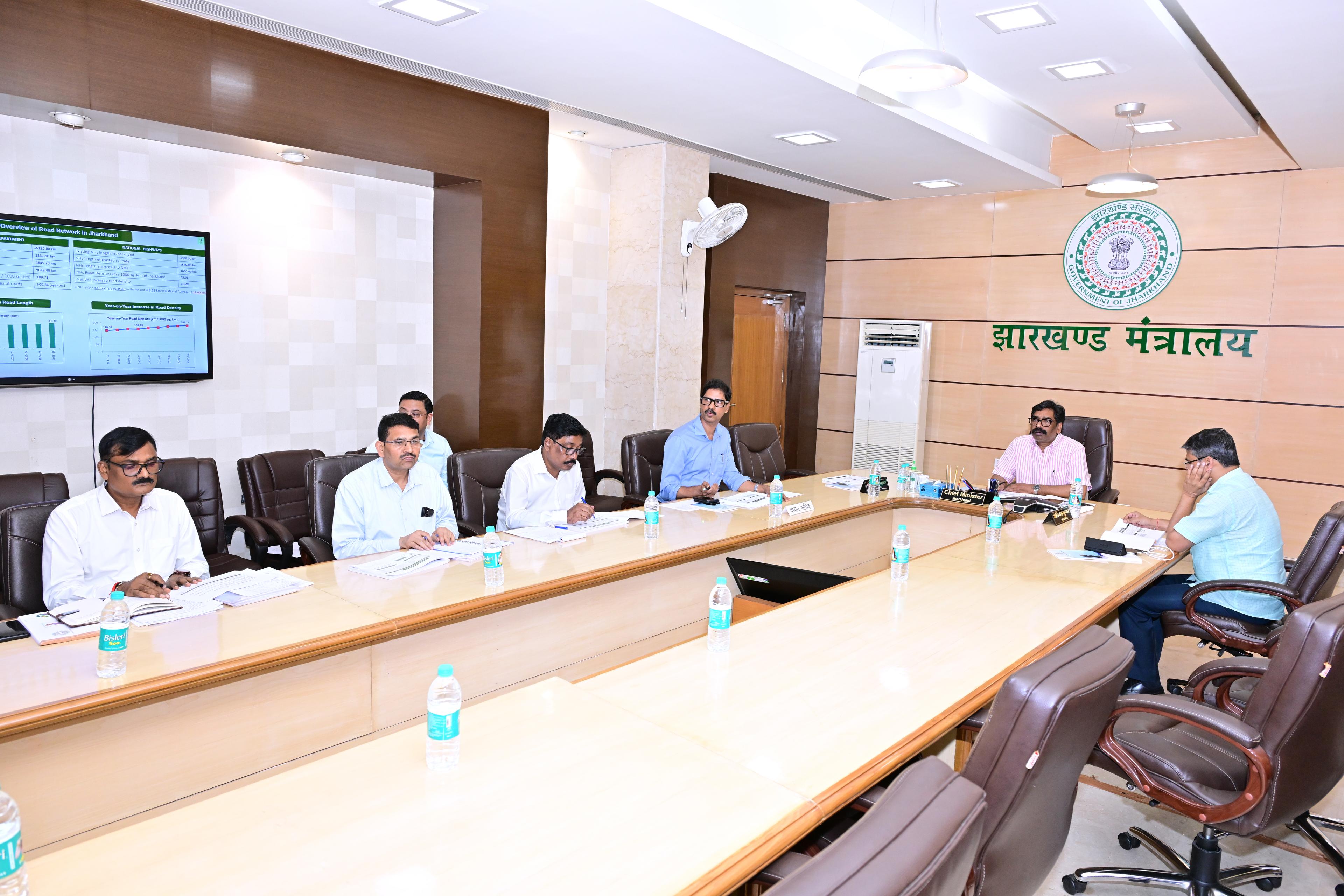 झारखंडः सड़क परियोजनाओं में देरी पर सख्त हुए सीएम हेमंत सोरेन, दो महीने में प्रमुख काम पूरे करने के निर्देश