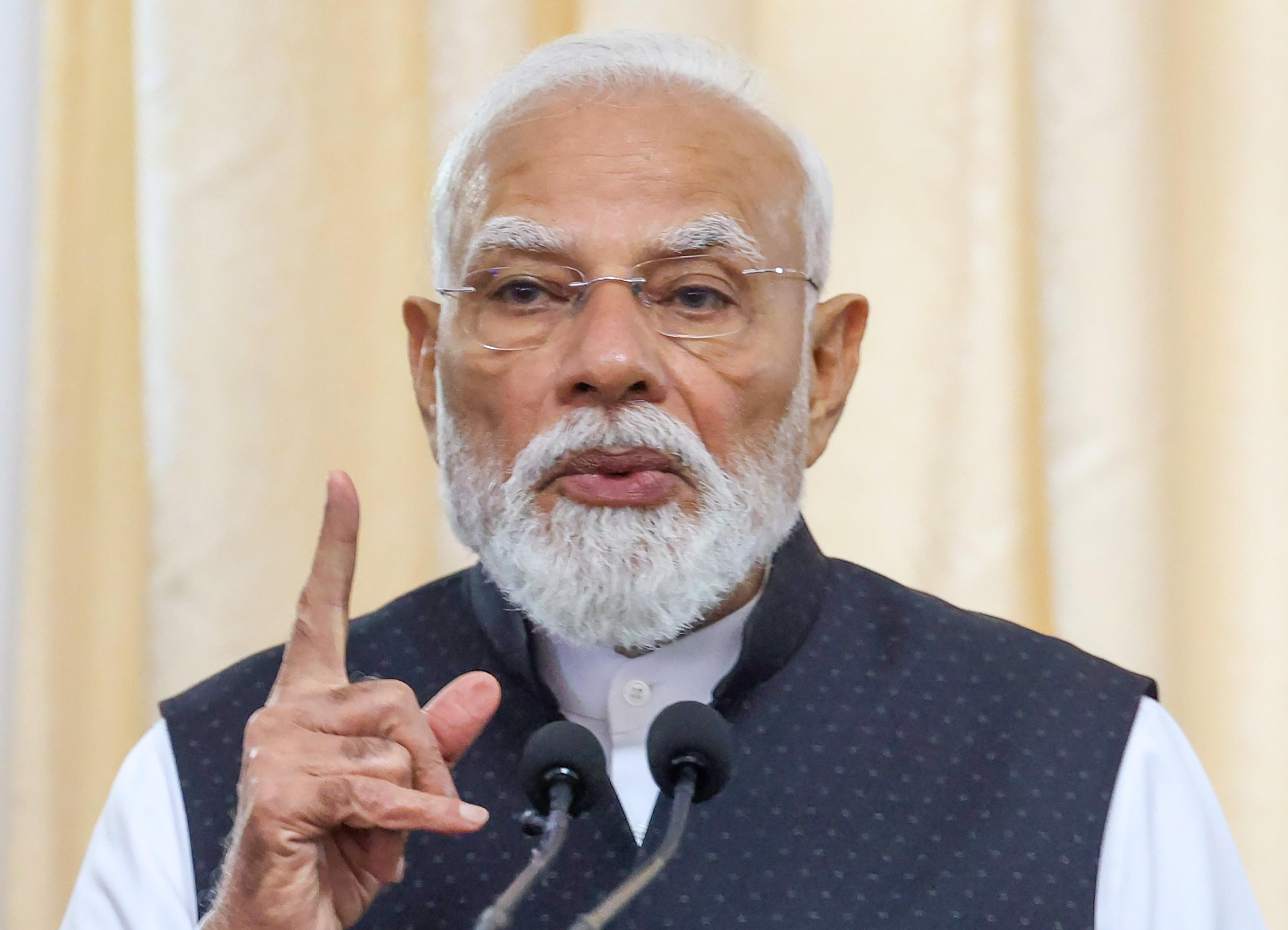 केंद्रीय सचिवों के साथ पीएम मोदी की उच्च स्तरीय बैठक शुरू, समग्र सुधार पर जोर