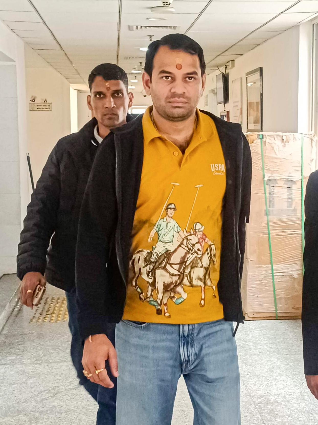 बिहार: अनुष्का यादव के घर में जबरदस्ती घुसने के मामले में तेज प्रताप के खिलाफ एफआईआर