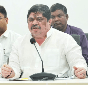 जुबली हिल्स उपचुनाव: कांग्रेस से मोहम्मद अजहरुद्दीन को मिल सकता है टिकट, मंत्री पोन्नम प्रभाकर ने दिए संकेत