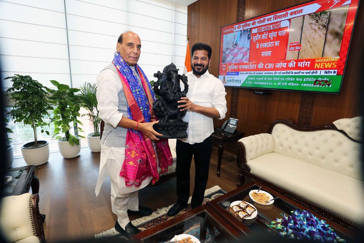 तेलंगाना के सीएम ने आदिलाबाद हवाई अड्डे पर कार्गो और एमआरओ यूनिट्स के लिए केंद्र से समर्थन मांगा