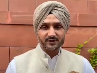 पीएम मोदी से मिलना सौभाग्य, गृह मंत्री शाह से पंजाब में खेलों के विकास पर चर्चा हुई: हरभजन सिंह