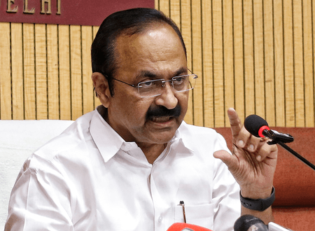 केरल विधानसभा में श्वेत पत्र पर हंगामा, सतीशन और पिनाराई विजयन के बीच हुई तीखी बहस