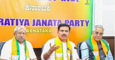 कर्नाटक कांग्रेस में ‘चार पावर सेंटर’ होने का भाजपा का दावा, विजयेंद्र बोले- सरकार नहीं चला सकते तो विधानसभा भंग करें