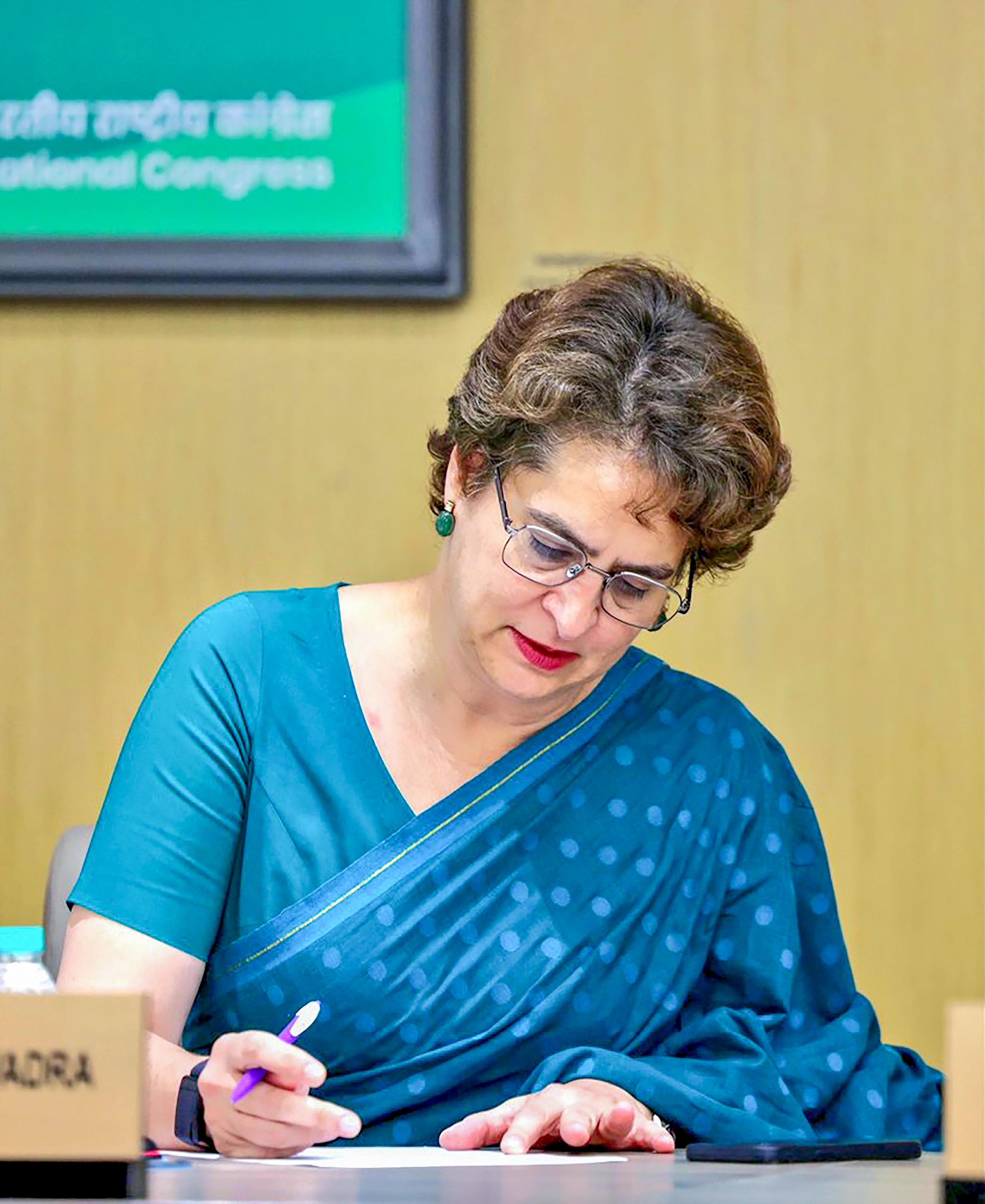 प्रियंका गांधी के नाम पर सियासी ठगी! विधायकों को मंत्री बनाने का झांसा, जांच शुरू