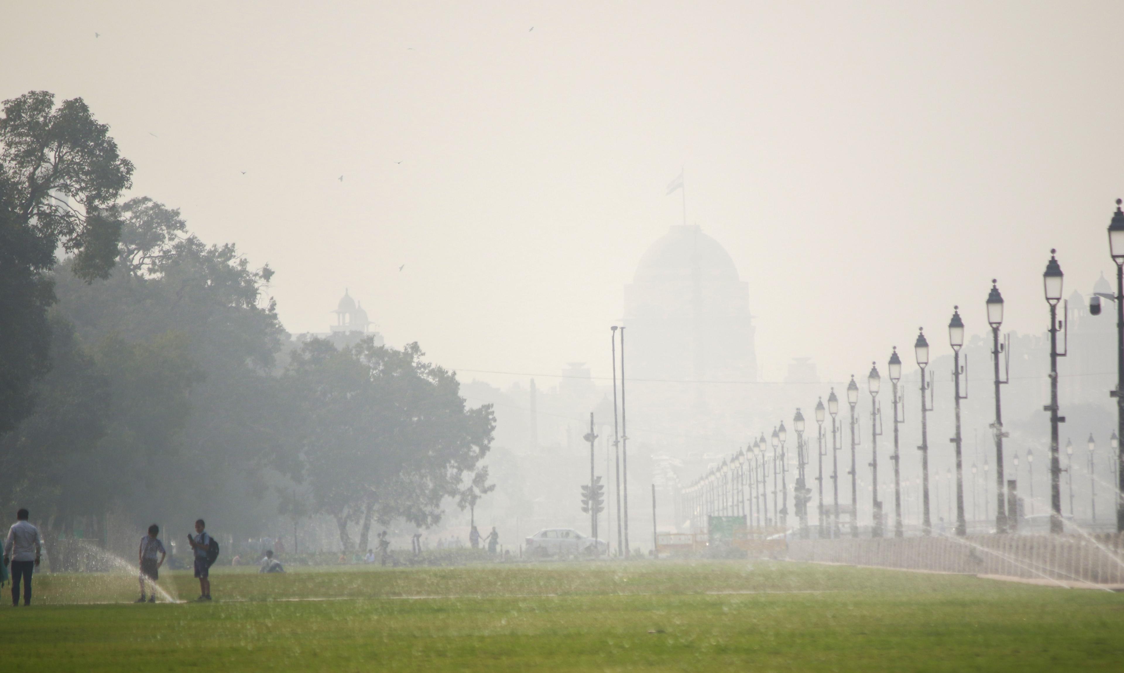 दिल्ली-एनसीआर में दीपावली की सुबह ‘बेहद खराब’ श्रेणी में पहुंची हवा, ग्रैप का दूसरा चरण लागू
