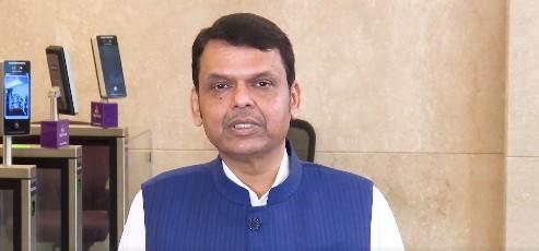 सीएम फडणवीस ने उद्धव ठाकरे को दी 'राम रक्षा स्तोत्र' पढ़ने की चुनौती, कहा-हताशा में कर रहे बयानबाजी