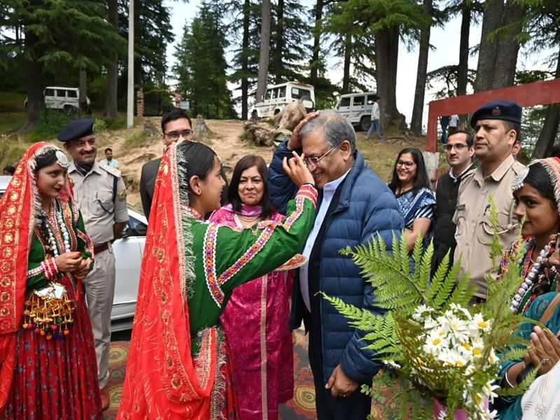हिमाचल: मुख्य चुनाव आयुक्त ज्ञानेश कुमार ने युवा मतदाताओं और चुनाव कर्मियों से की बातचीत