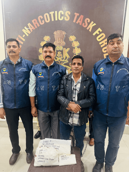 जम्मू-कश्मीर में एएनटीएफ की बड़ी कार्रवाई; 500 ग्राम हेरोइन बरामद, अंतरराज्यीय तस्कर गिरफ्तार