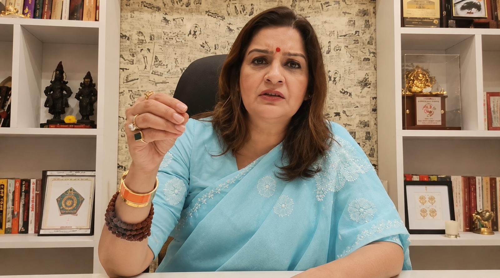 धर्मेंद्र प्रधान इस्तीफा दें, छात्रों की मांग जायज; सरकार जवाबदेही से भाग रही है: प्रियंका चतुर्वेदी