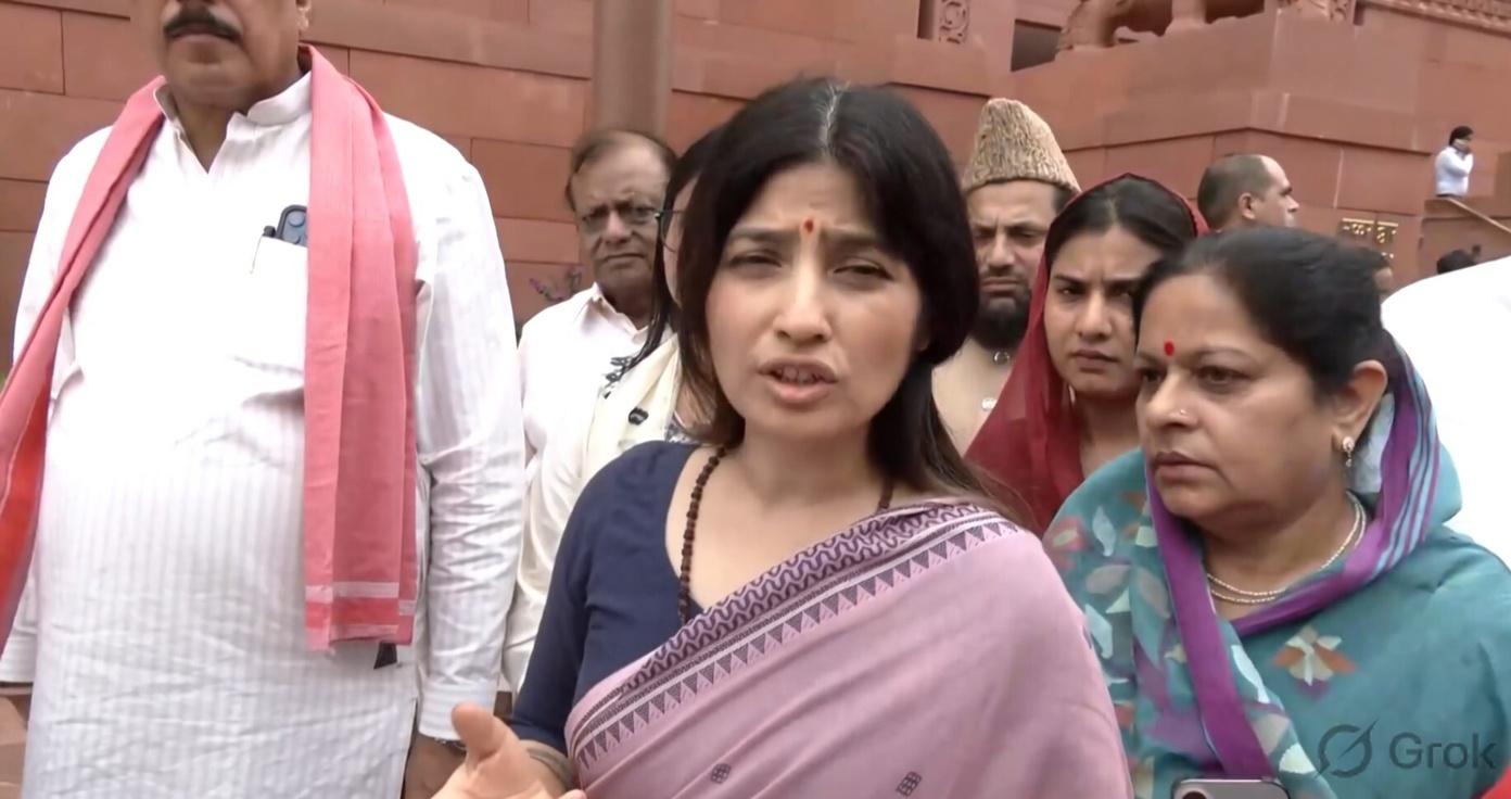 समाजवादी पार्टी के सांसदों ने संसद से जंतर-मंतर तक मार्च किया, पेपर लीक मामले में सरकार से जवाबदेही की मांग की