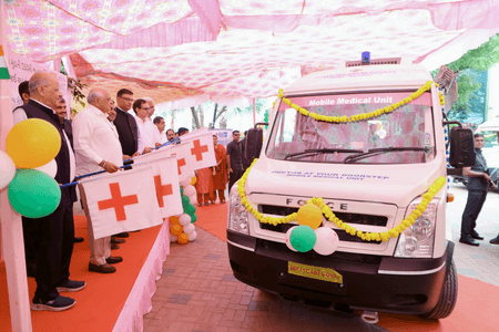 गुजरात : सीएम भूपेंद्र पटेल ने आदिवासी बाहुल्य जिलों के लिए मोबाइल मेडिकल वैन को हरी झंडी दिखाकर किया रवाना