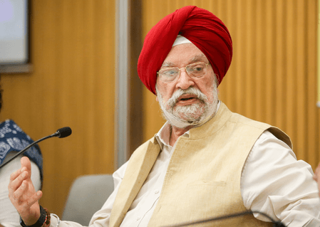 पीएम मोदी के नेतृत्व में ऊर्जा को लेकर आत्मनिर्भर राष्ट्र बनने की दिशा में आगे बढ़ रहा भारत : हरदीप पुरी