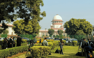 वोटर कार्ड और अन्य दस्तावेजों में आधार के दुरुपयोग पर सुप्रीम कोर्ट ने लिया संज्ञान, केंद्र और राज्यों को नोटिस