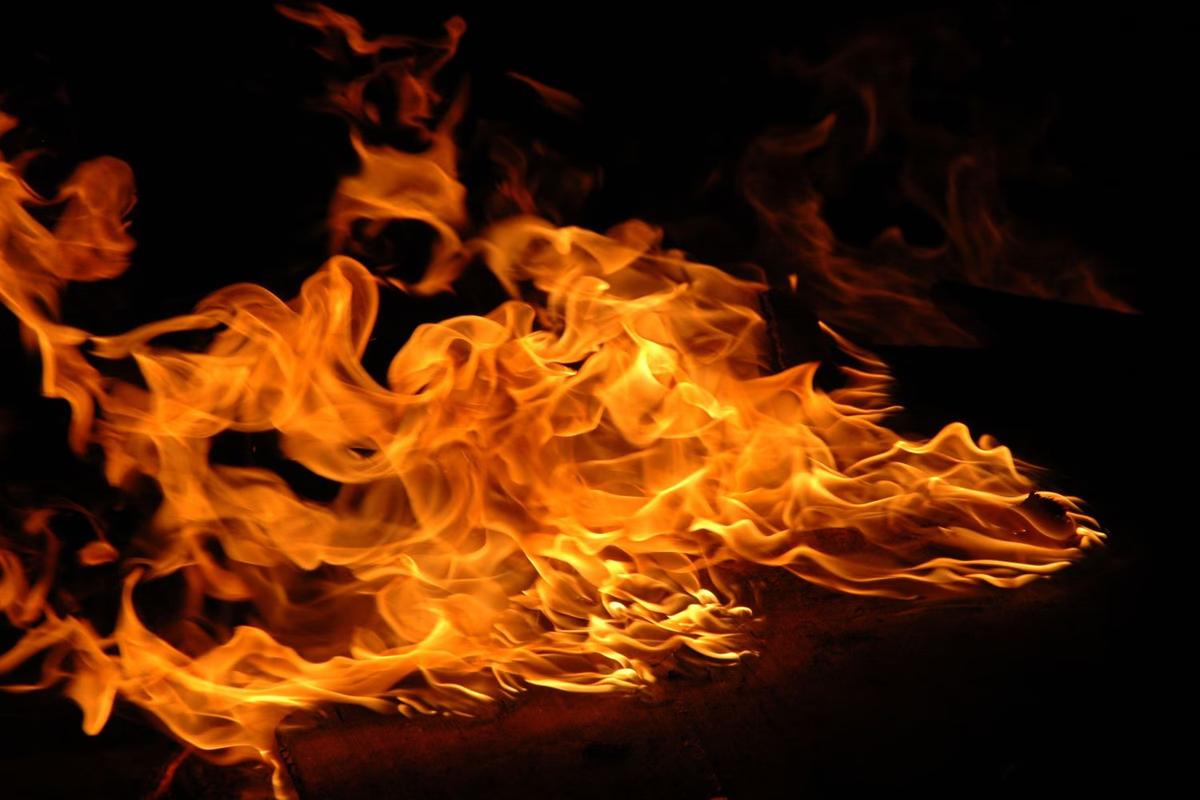 Sudden fire in tent warehouse