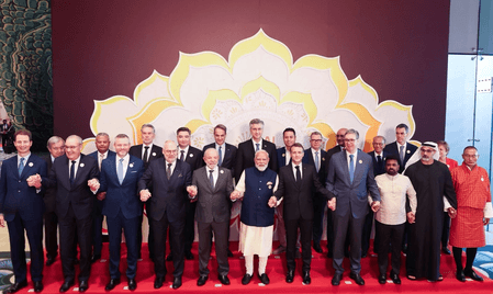 एआई समिट की ‘फैमिली फोटो’: नरेंद्र मोदी के साथ दिखे वैश्विक नेता, क्या कहती है तस्वीर?