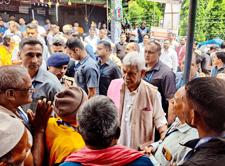 जम्मू-कश्मीर के उपराज्यपाल ने वैष्णो देवी मंदिर बोर्ड की बैठक में चढ़ावे और दान प्रबंधन की समीक्षा की