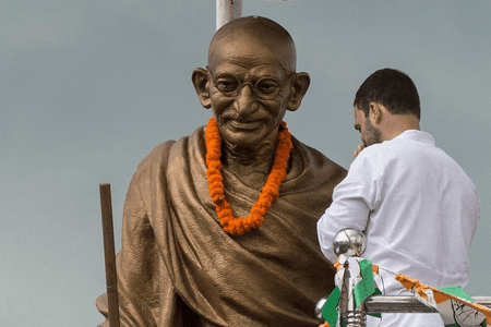 गांधी जयंती : राहुल-अखिलेश और केजरीवाल समेत विपक्षी नेताओं ने महात्मा गांधी को किया नमन