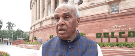 'कभी आतंकी-नक्सली करते थे बहिष्कार की बात', तेजस्वी यादव पर जगदंबिका पाल का बड़ा हमला