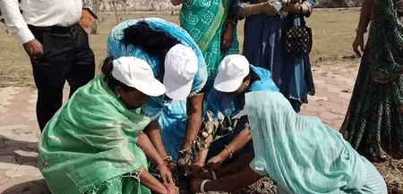मध्य प्रदेश : नीमच में स्वयं सहायता समूह की महिलाओं ने विश्व पर्यावरण दिवस पर शुरू किया अनूठा अभियान