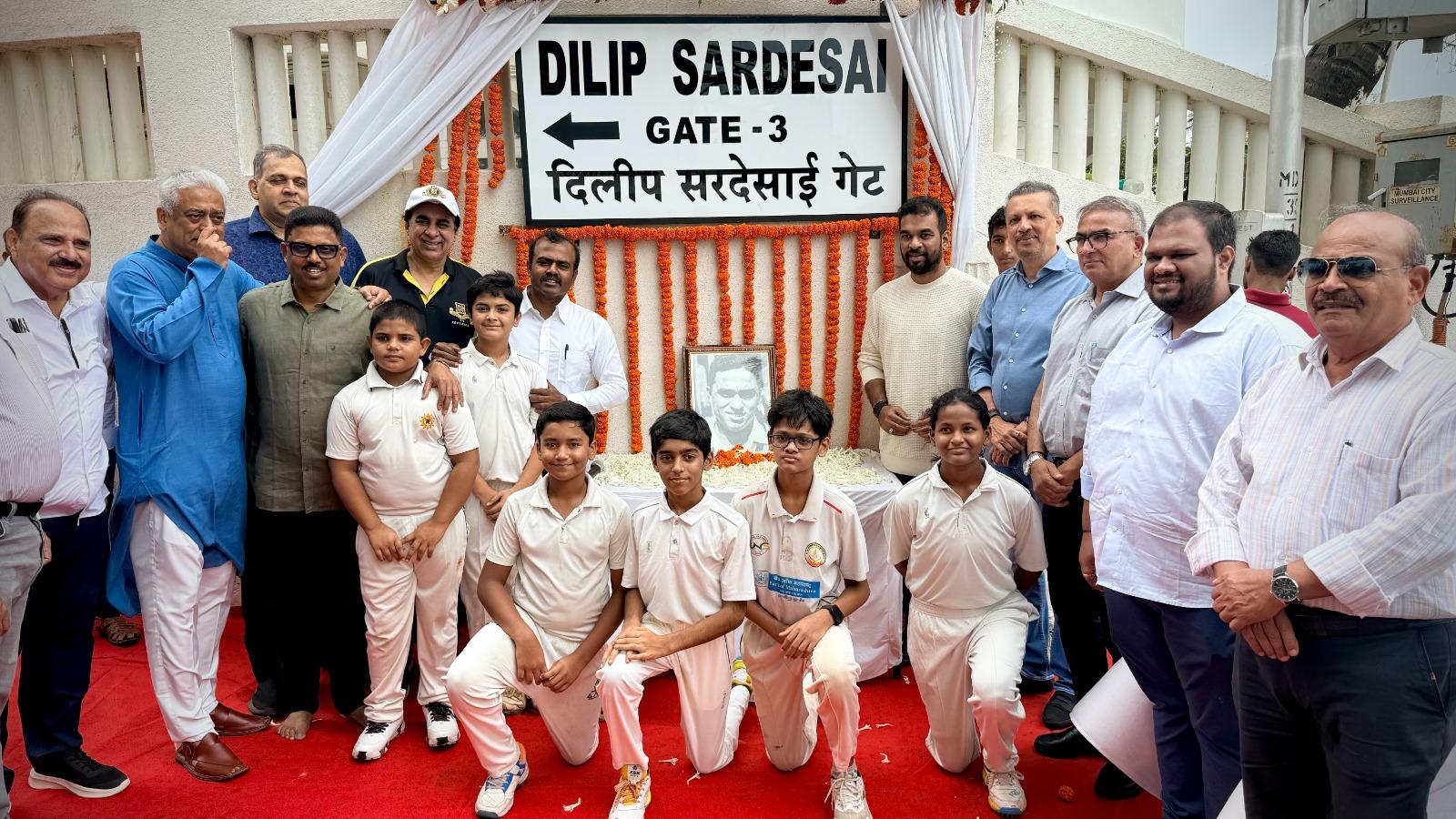दिलीप सरदेसाई की जयंती पर एमसीए ने वानखेड़े स्टेडियम में गेट लगाया