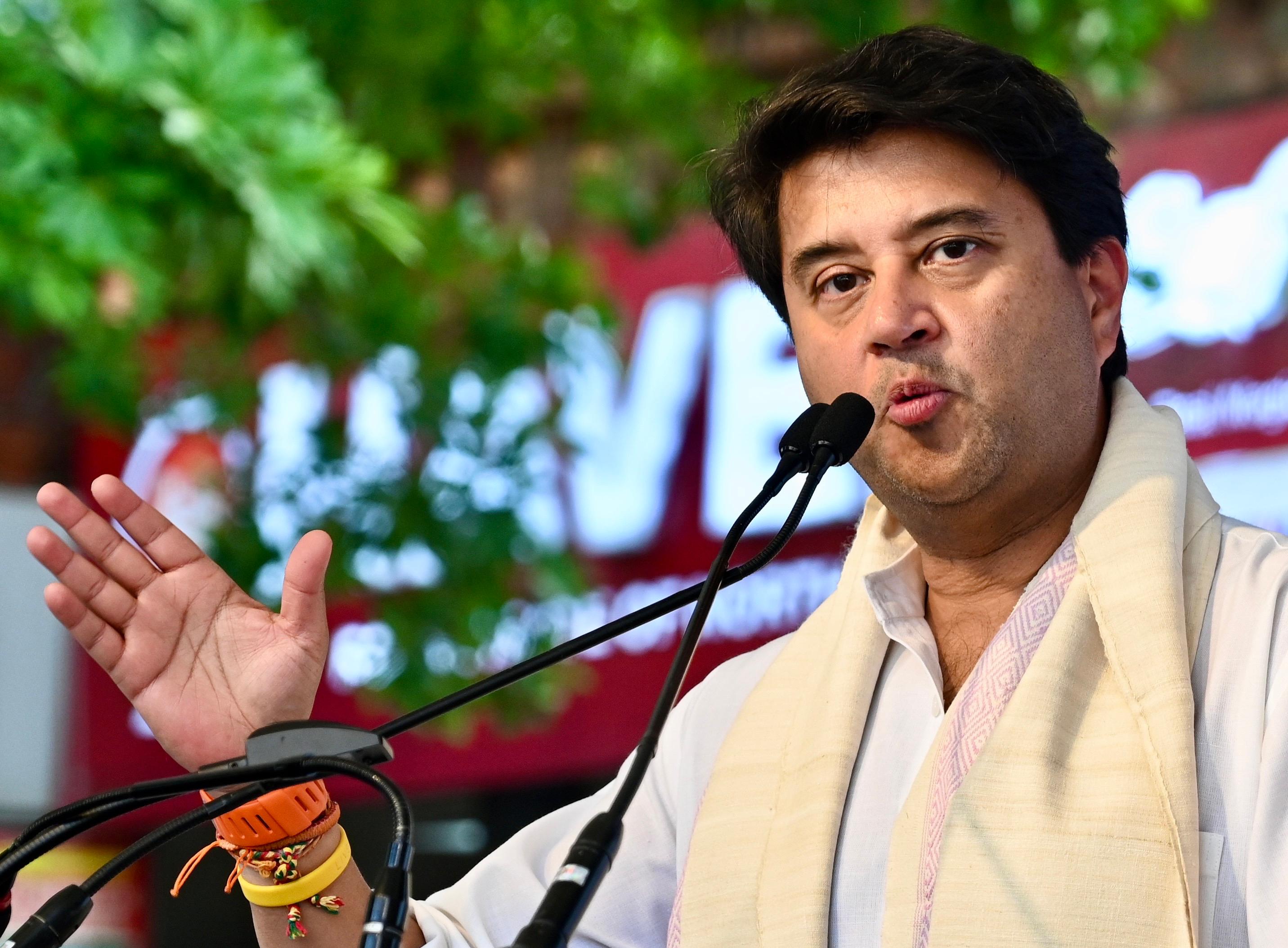 केंद्र सरकार पेपर लीक मामलों के लिए फास्ट ट्रैक कोर्ट बनाएगी, दोषियों को बख्शा नहीं जाएगा : ज्योतिरादित्य