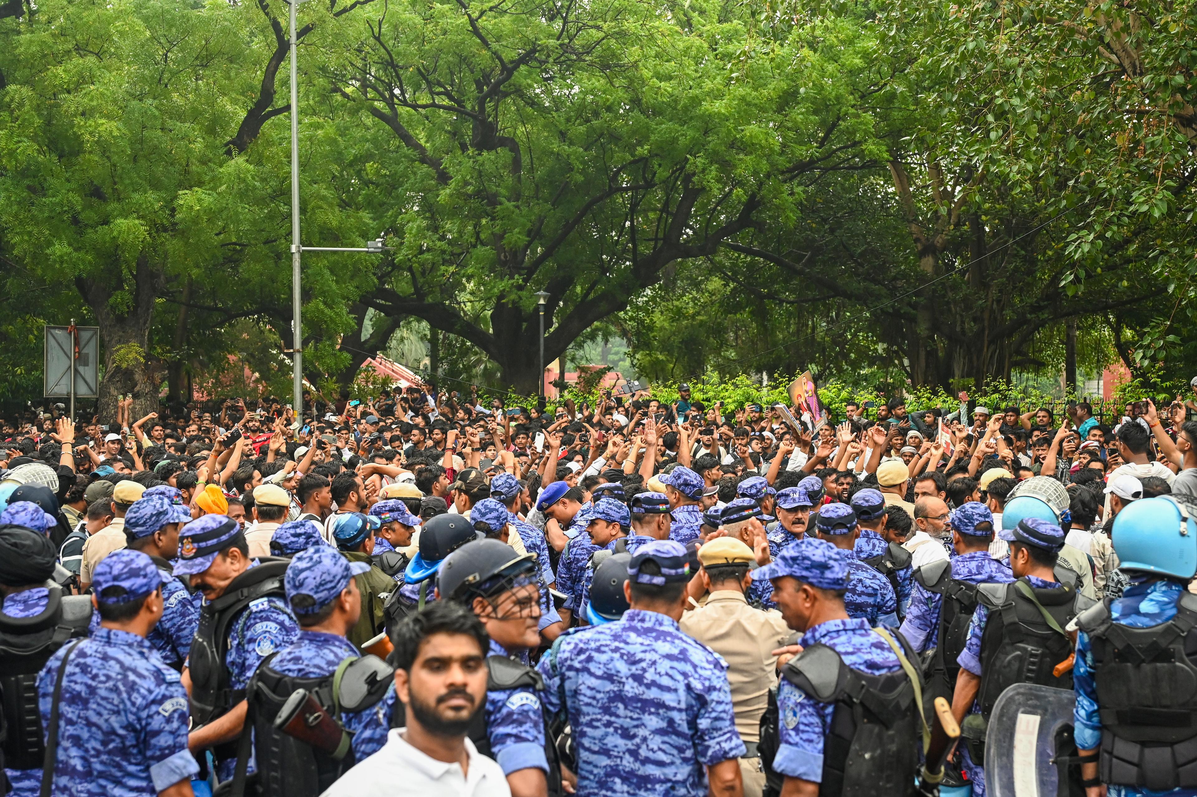 संसद चलो प्रदर्शन के बीच अभिजीत दिपके की गिरफ्तारी की खबर फर्जी, दिल्ली पुलिस ने किया खंडन