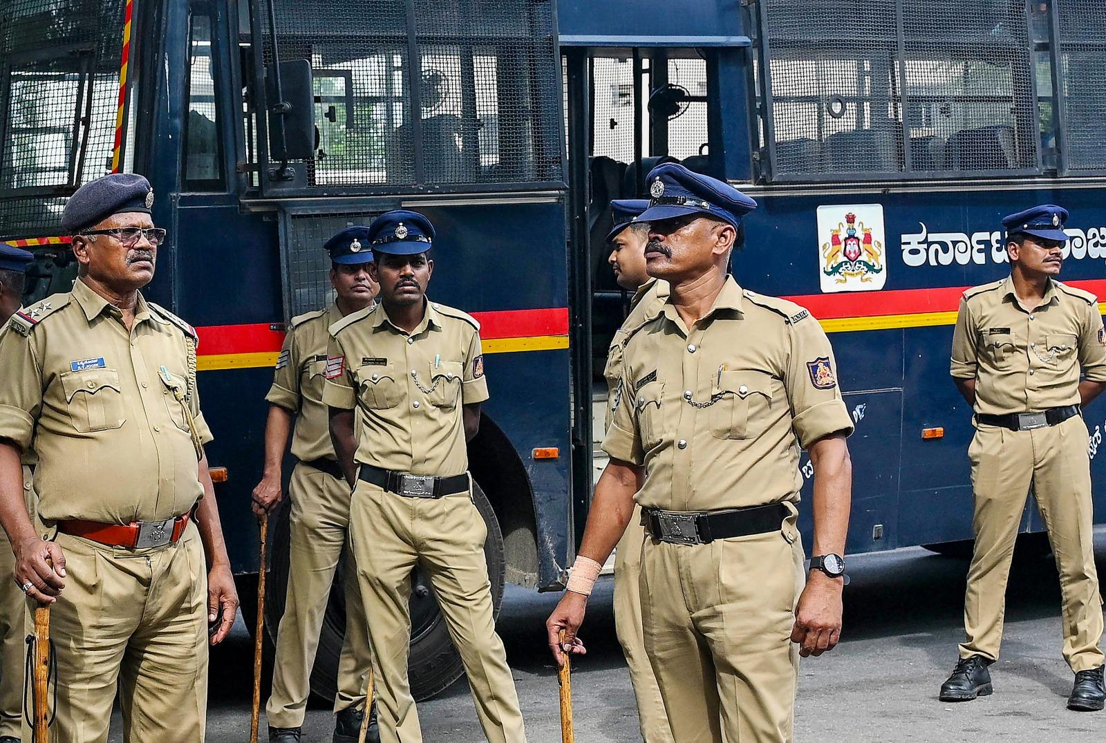 बेंगलुरु पुलिस की बड़ी कार्रवाई, अवैध रूप से रह रहे 105 बांग्लादेशी नागरिकों की हुई पहचान