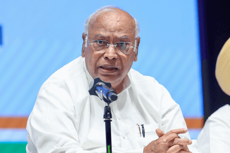 भारतीय महिला कबड्डी टीम की जीत पर मल्लिकार्जुन खड़गे ने बधाई दी