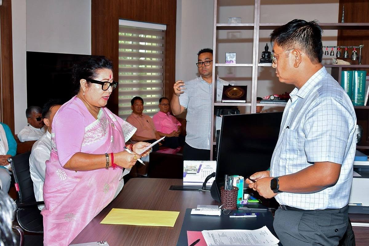 मणिपुर और अरुणाचल प्रदेश में भाजपा उम्मीदवारों ने राज्यसभा चुनाव के लिए दाखिल किया नामांकन
