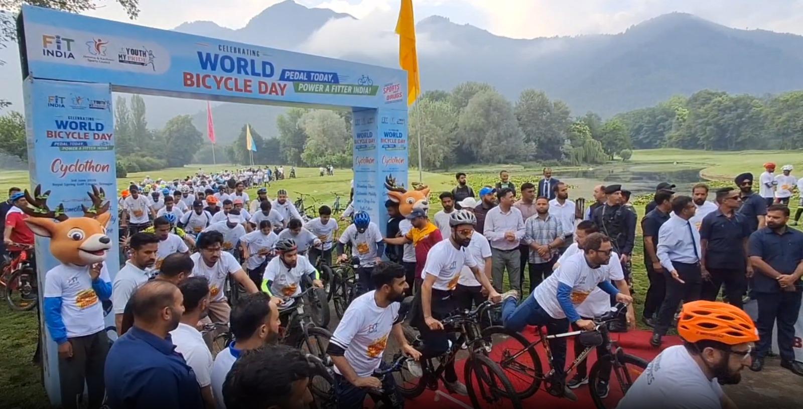 विश्व साइकिल दिवस: राजकोट साइकिल क्लब ने फिटनेस और पर्यावरण संरक्षण का दिया संदेश