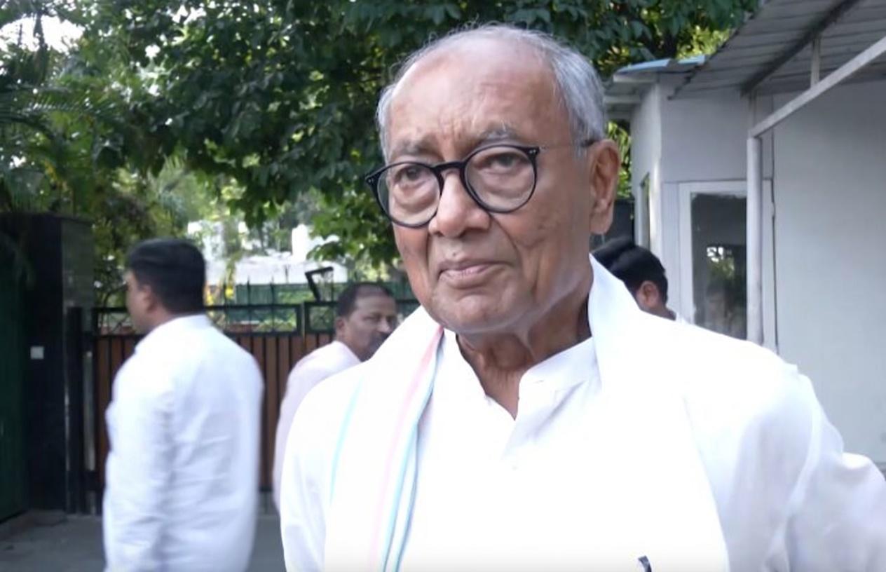 मध्य प्रदेश की ईएसबी परीक्षाओं में हुई गड़बड़ी की जांच हो: दिग्विजय सिंह