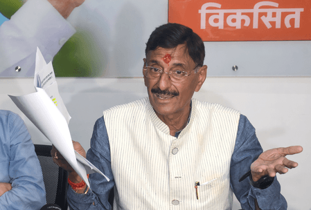 झारखंड के पर्यटन स्थलों पर सिंगल यूज प्लास्टिक पर लगाएं प्रतिबंध, सीएम हेमंत को रक्षा राज्य मंत्री का पत्र
