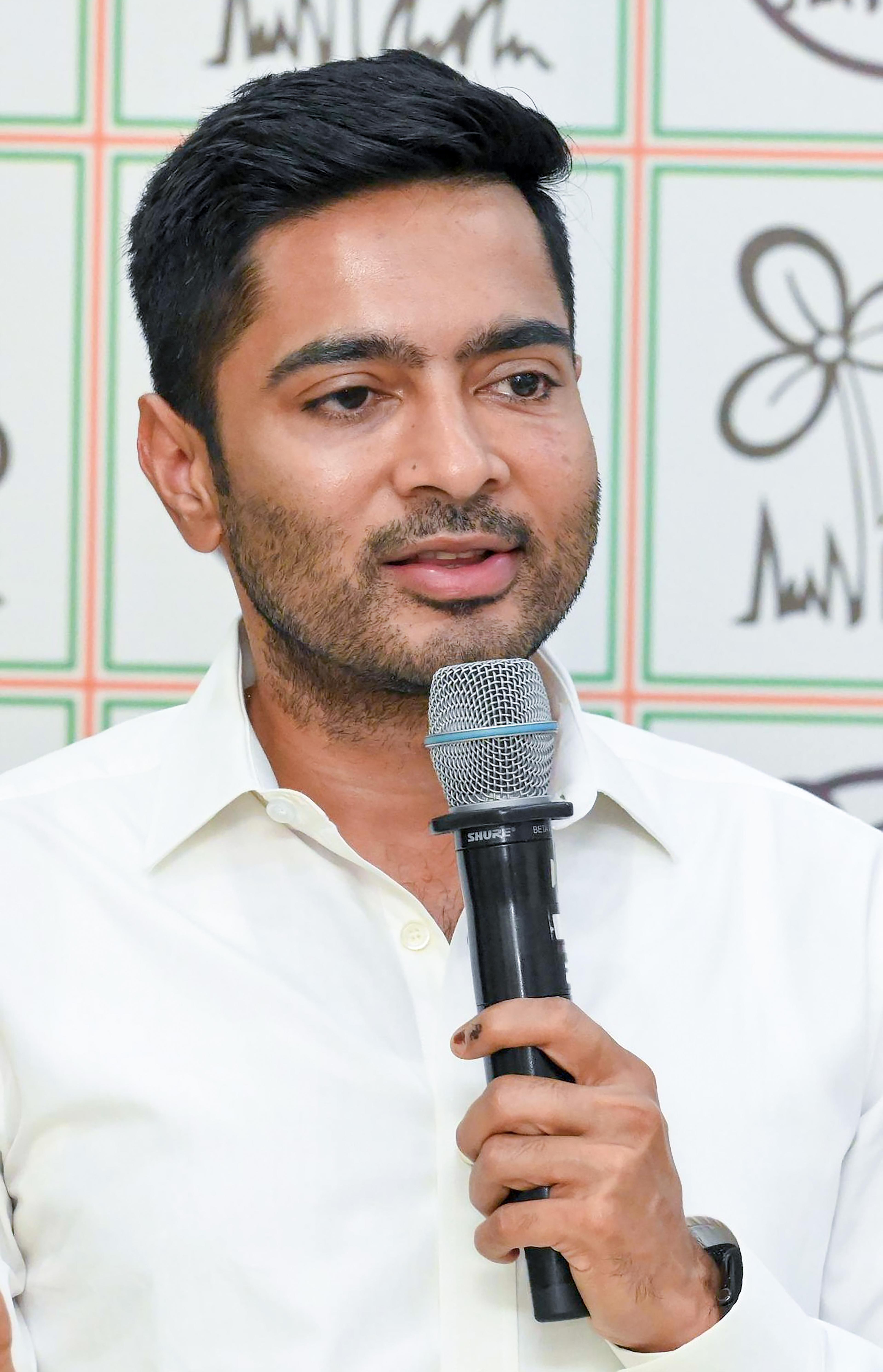 टीएमसी के अल्पसंख्यक नेता अजमल सिद्दीकी ने दिया इस्तीफा, अभिषेक की कार्यशैली पर उठाए सवाल