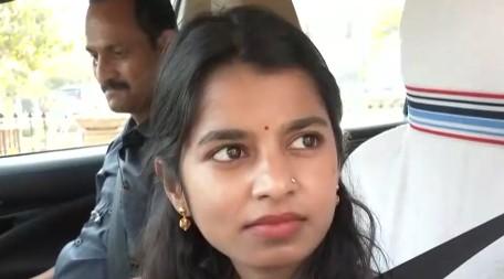 किसी भी धर्म का मजाक उड़ाना किसी भी तरह से उचित नहीं: मैथिली ठाकुर