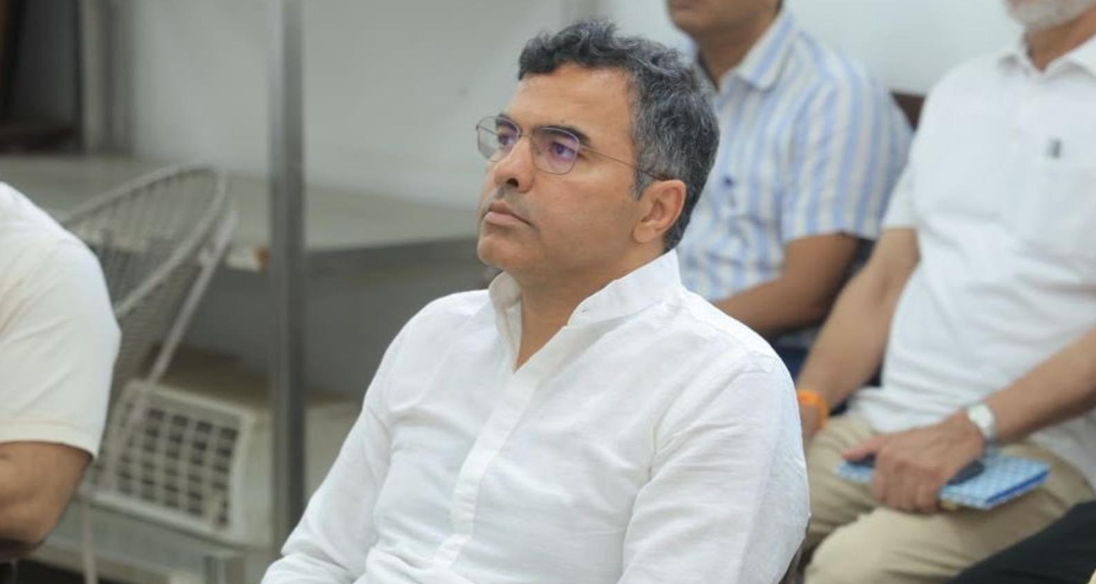 सौरभ भारद्वाज के खिलाफ मानहानि केस: बयान दर्ज कराने कोर्ट नहीं पहुंच सके प्रवेश वर्मा, मिली नई तारीख