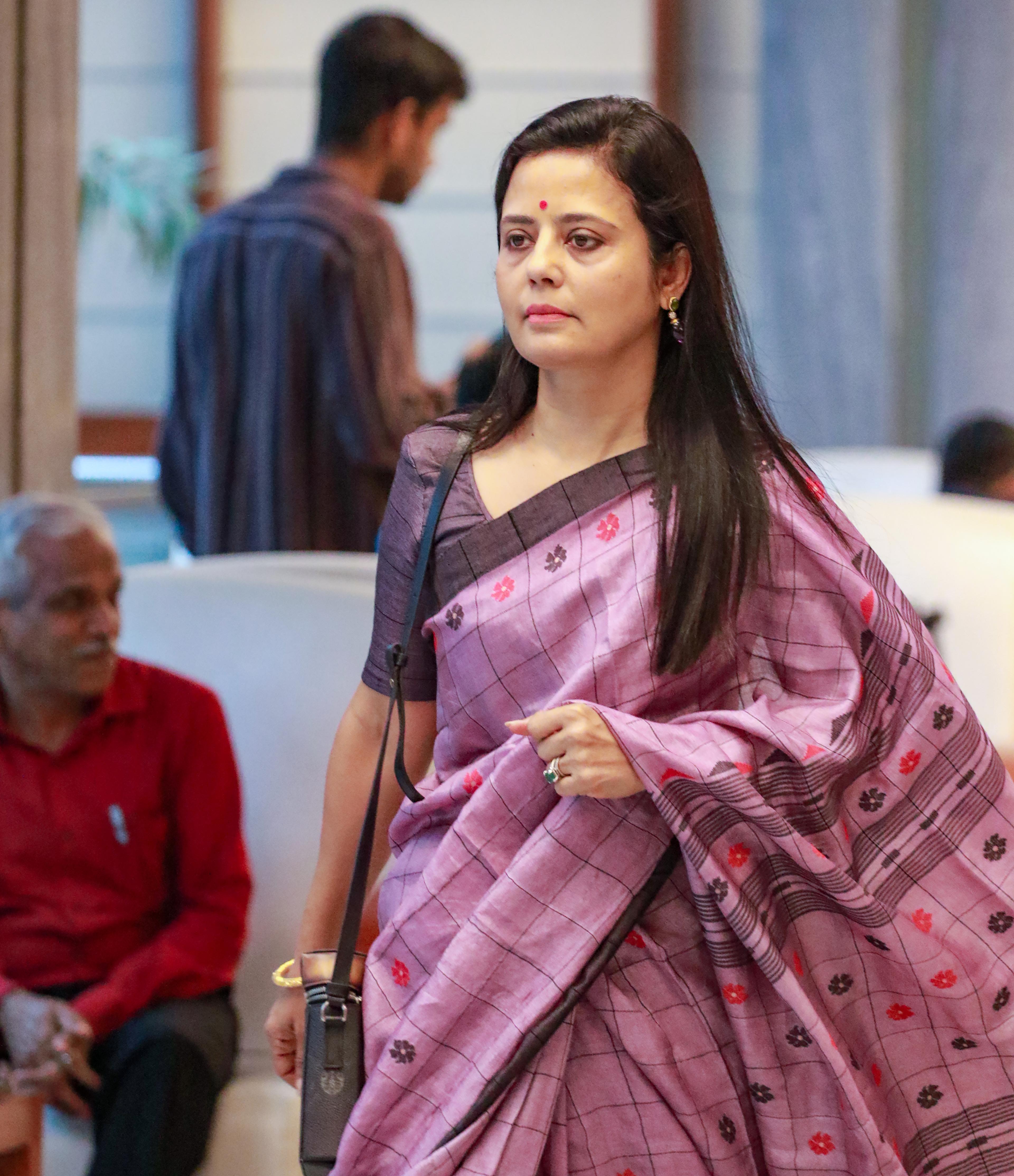 'स्वतंत्रता सेनानियों ने गोलियां खाईं, आप अंडों से डरती हैं', सुप्रीम कोर्ट ने महुआ मोइत्रा को लगाई फटकार