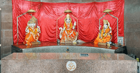 द्वारका के पास गायत्री शक्तिपीठ: त्रिदेवियों के दिव्य दर्शन और आध्यात्मिक अनुभव का स्थान