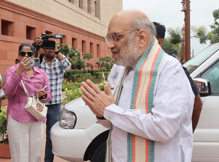 गृह मंत्री अमित शाह, सीएम योगी समेत कई नेताओं ने दी देशवासियों को श्रीकृष्ण जन्माष्टमी की शुभकामनाएं