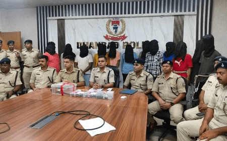 झारखंड में विदेश से आपराधिक गैंग चला रहे प्रिंस खान के 12 गुर्गे गिरफ्तार, हथियार और नकद जब्त