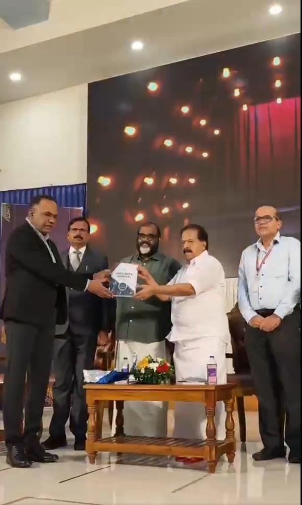 केरल सरकार ने 24 साल बाद बदला विजिलेंस मैनुअल, भ्रष्टाचार पर नकेल कसने की तैयारी